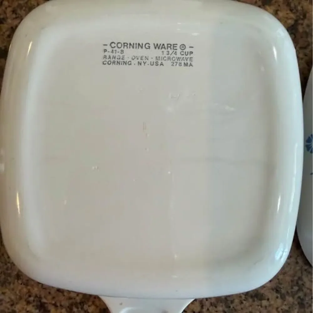 Vintage 3pc Corning Ware casserole dishes in the iconic Blue Cornflower pattern